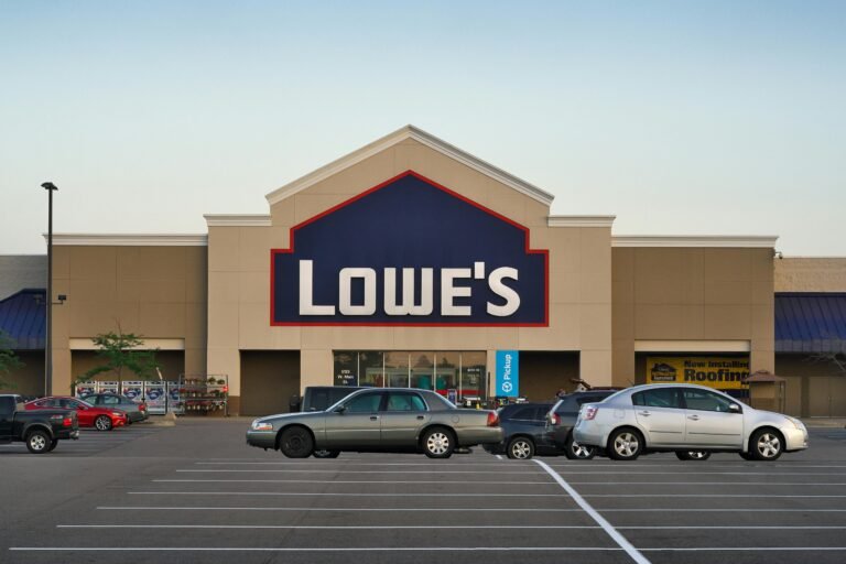 Lowe's and the World of Home Improvement Stores: Tools, Tips, and Trends 1 Lowe's and the World of Home Improvement Stores